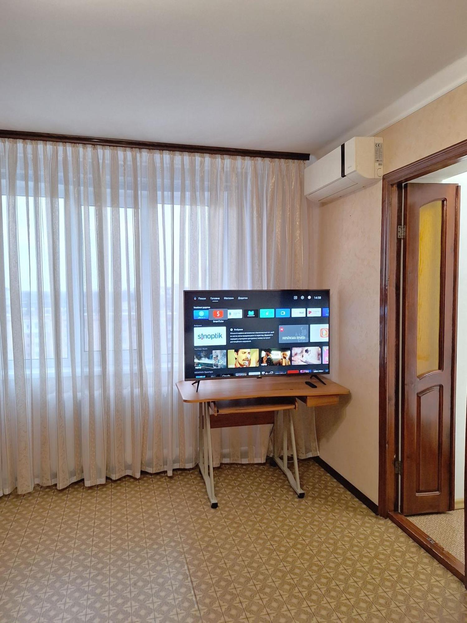 4 Ліжка З Балконом Документи Для Відряджень Мережа Alex Apartments Безконтатне Заселення 24-7 Poltava Eksteriør billede